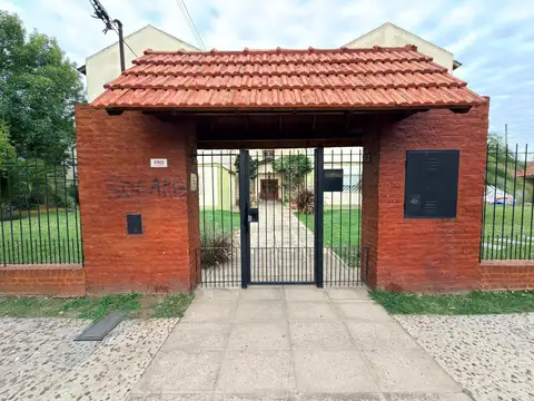 Departamento en Ciudad Evita de 2 dormitorios con espacio guarda coches.