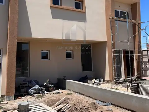 Brisas De Manantiales 100