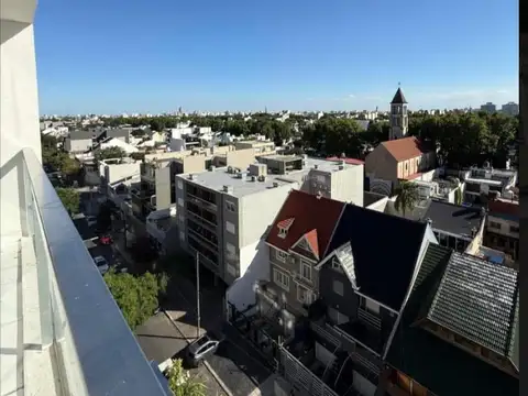 AMPLIO MONOAMBIENTE A ESTRENAR CON VISTA LATERAL A LA PLAZA EJERCITO DE LOS ANDES