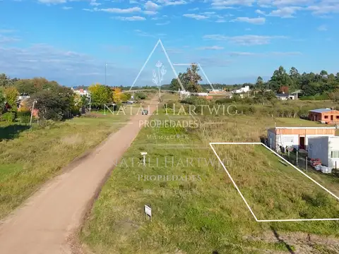 Lote esquina. Zona San Cayetano