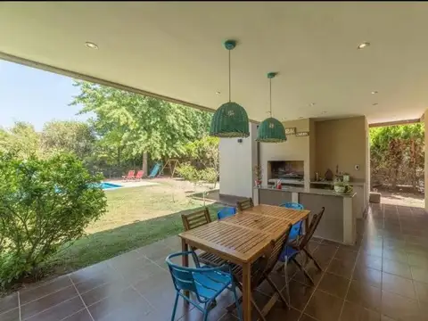 IMPORTANTE PROPIEDAD EN BARRIO CADAQUES