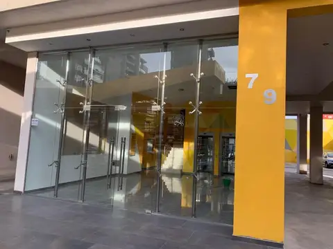 Amplio depto 3 amb con cochera