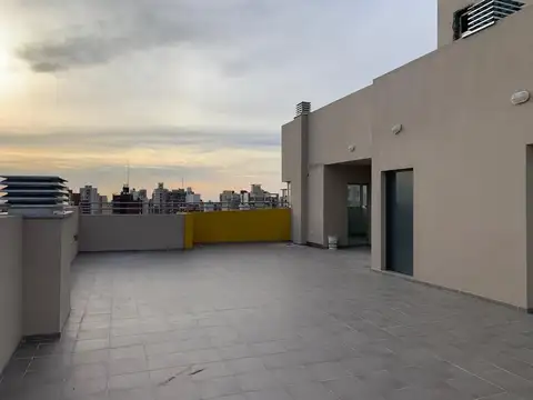 Amplio depto 3 amb con cochera