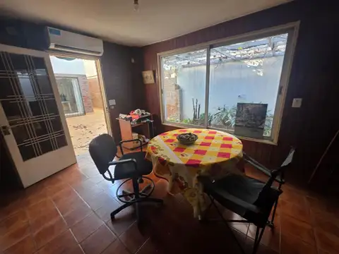 Casa en lote propio de 4 ambientes de 230m2