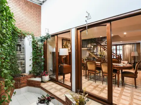 Casa 6 ambientes con 2 baños