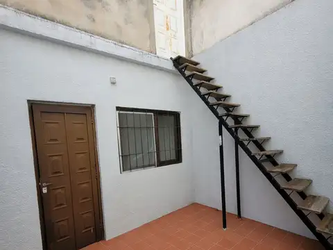 Depto Tipo Casa en Venta 56 años