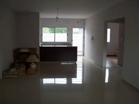 Depto Tipo Casa 3 ambientes con 1 baño
