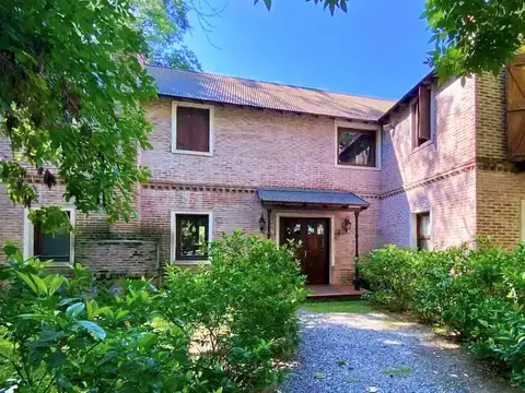 Casa en Venta con 4 cocheras