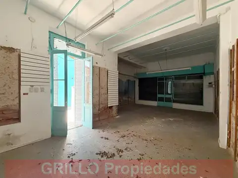 Dr. Jerónimo Fassola 756. Alquiler de Local, Galpón o Depósito. Cubierto 163m2. Total 374m2.