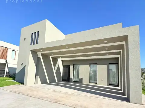 Excelente  propiedad a estrenar en Canning Chico.