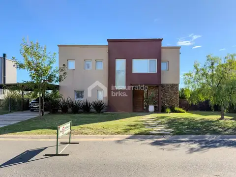 Casa en Venta en San Gabriel, Villanueva, Tigre. 5 ambientes y A LA LAGUNA!