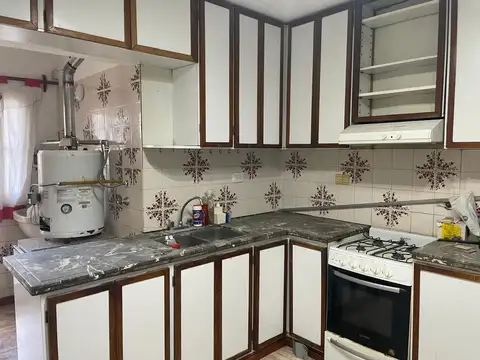 Casa 3 ambientes con 1 baño