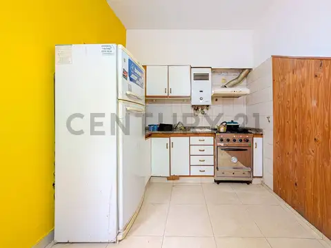 CASA - DOS DORMITORIOS - COCHERA - PATIO - GALPON - MATHEU, ROSARIO .