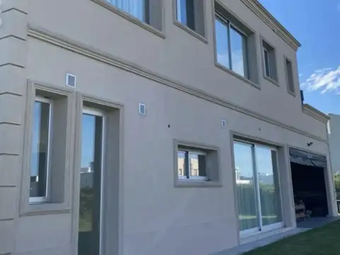 Venta de casa en Haras Santa Maria Escobar
