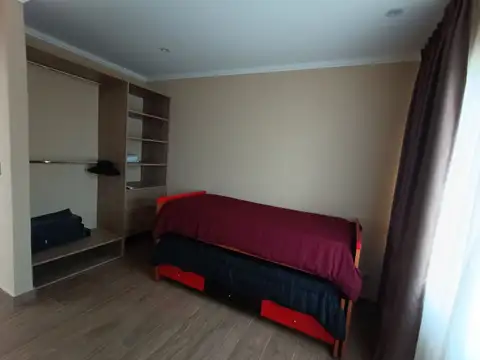 Casa en Venta con 4 cocheras
