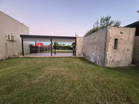 Casa en Venta en Roldan, USD 66.000