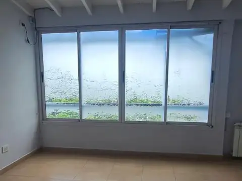 Depto Tipo Casa en Alquiler de 5 ambientes