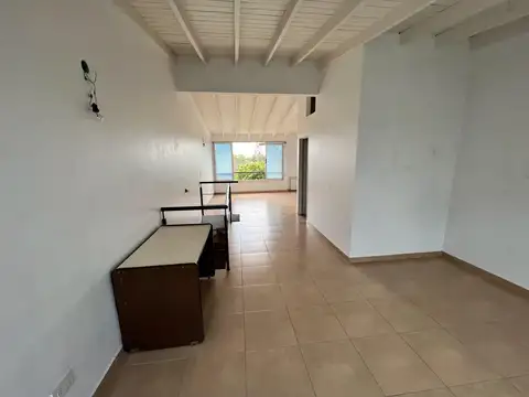 Depto Tipo Casa en Alquiler con 2 cocheras
