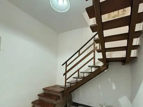 Depto Tipo Casa en Alquiler de 4 ambientes