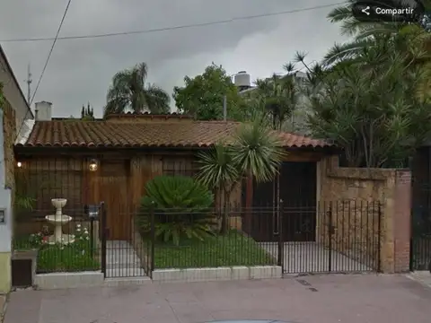 VENTA CASA RAMOS MEJIA JARDIN Y PILETA