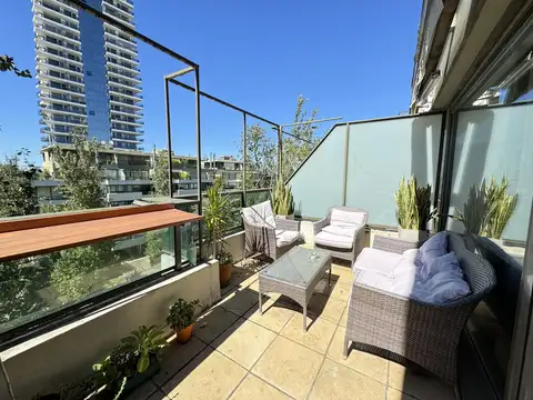 Alquiler departamento de 3 dormitorios con balcón terraza y cochera en Condominios del alto, Rosario