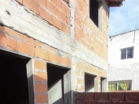 EN VENTA EXCELENTE DUPLEX A TERMINAR 