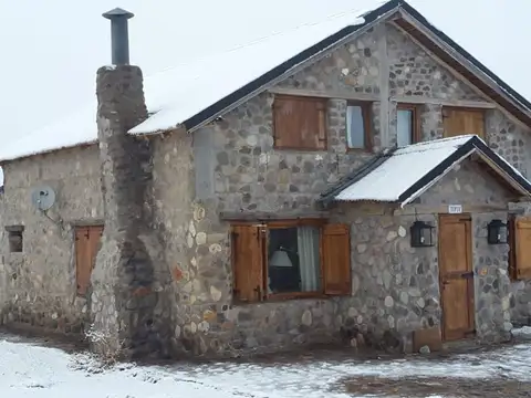VENTA GRAN CASA EN LOS MOLLES MALARGUE MENDOZA