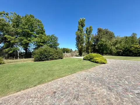 Casa 4 ambientes con 3 baños