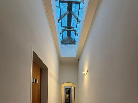 Casa cuatro ambientes con importante terreno en venta