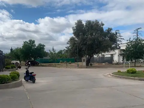 Barrio Privado Yrigoyen, Luzuriaga Maipú