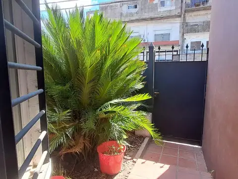 Avenida Eva Perón 2700, Villa Libertad, Provincia de Buenos Aires, 100