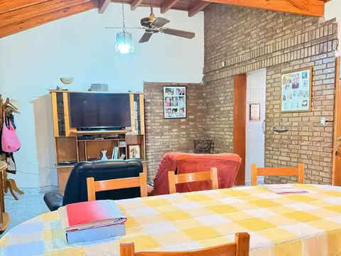 Venta Casa importante B. Semi privado. Guaymallén