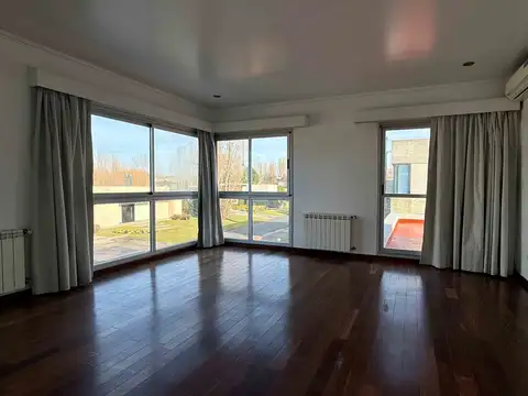 Casa en Alquiler – Barrio Los Tilos, Rumenco.