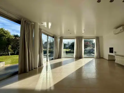 Casa en Alquiler – Barrio Los Tilos, Rumenco.