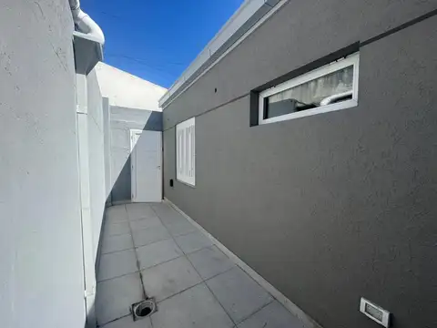 Depto Tipo Casa en Venta en La Perla Sur, USD 74.000