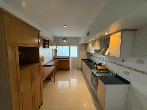 Departamento en Alquiler de 3 dormitorios
