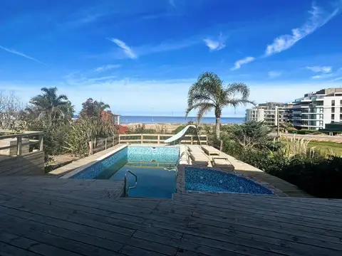 Venta casa 4 dormitorios con vista al mar - Maldonado - Punta del Este