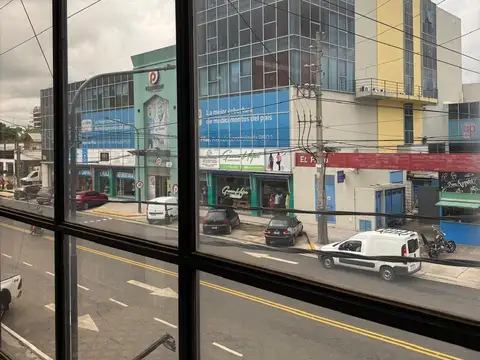 Oficina en Alquiler en Pilar Centro, $ 550.000