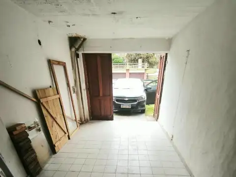 Cochera con toilette y kitchenette - Zona Sur - Villa Gesell
