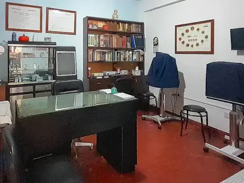 VENTA- J.L.SUAREZ- Casa Lote propio +consultorio+galpon