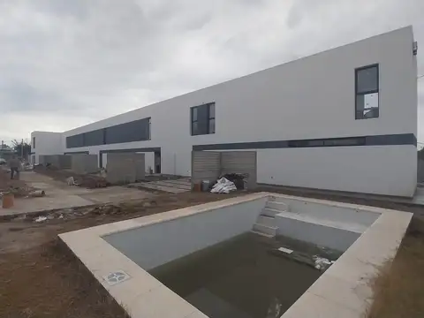 Casa 3 ambientes con 2 baños