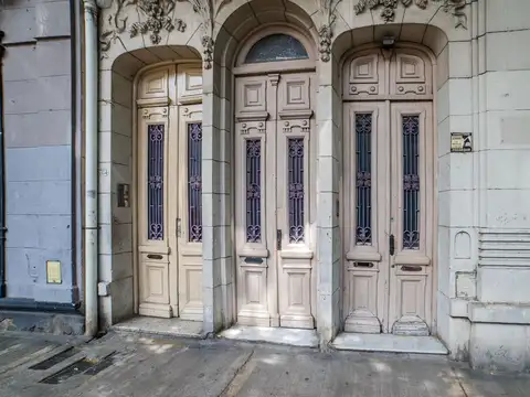 Avenida Hipólito Yrigoyen 3100
