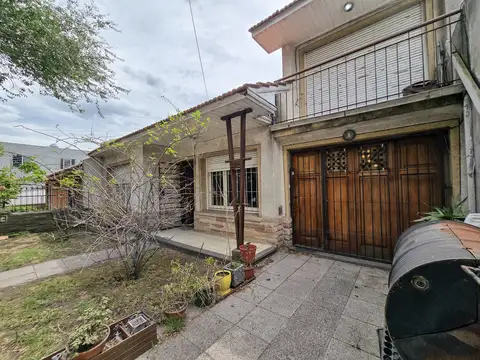 Chalet 3 amb con parque + Depto. 3 amb con garaje - C. Villar y Carasa