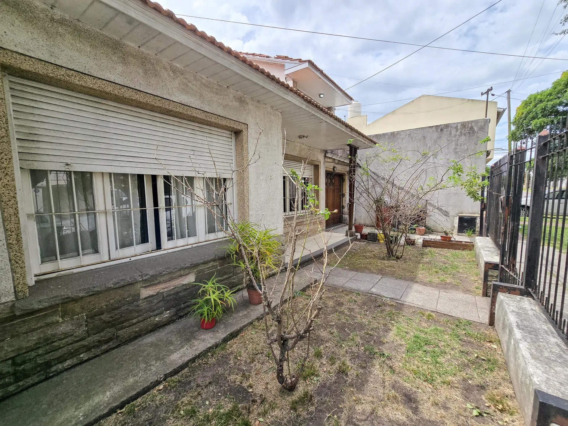 Chalet 3 amb con parque + Depto. 3 amb con garaje - C. Villar y Carasa