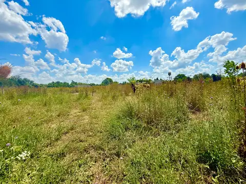 Venta · Lote de 2577m2 · con mejoras · en El Remanso