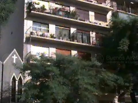 FLORES EN ALQUILER DEPARTAMENTO 3 AMBIENTES AL FRENTE CON BALCON