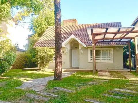 ALQUILER COUNTRY EL CASCO - 3 HAB + ALTILLO - 2 BAÑOS - PERGOLA - PARQUE ALQUILER $800.000 MAS EXP