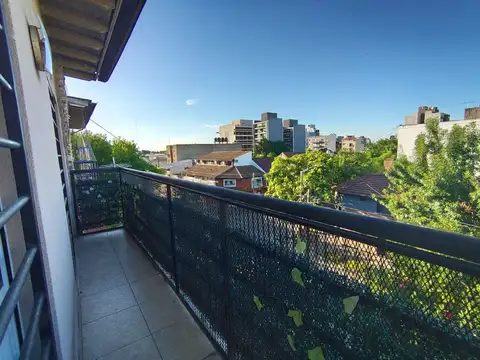 DEPARTAMENTO  2 AMB Y MEDIO EN ALQUILER C/ BALCÓN