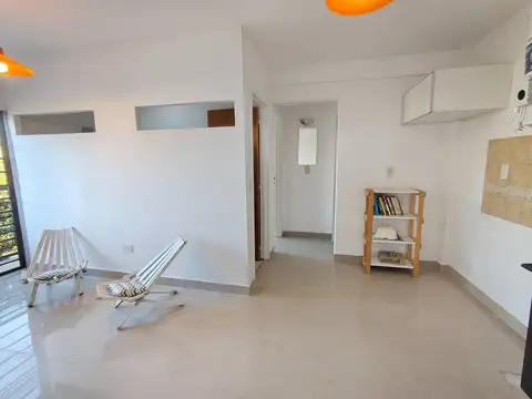 DEPARTAMENTO  2 AMB Y MEDIO EN ALQUILER C/ BALCÓN