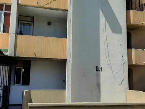 Remax Vende  DEPARTAMENTO A RECICLAR B° CHAMPAGNAT